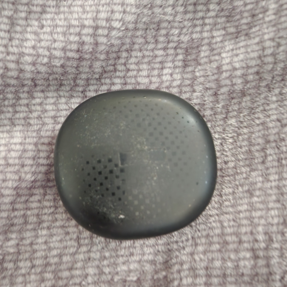 Wireless Blue Earbuds - Picture 3 of 3